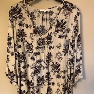 Women’s Plus size off white blouse